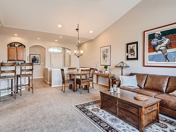 Living/dining off front entry