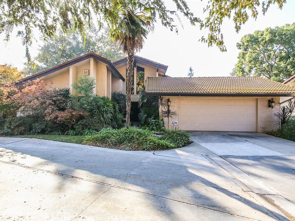 2nd image of 5542 N El Adobe Dr
