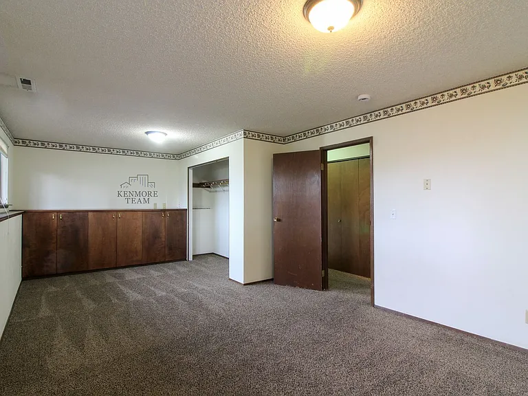 411 Snyder St — Photo 14