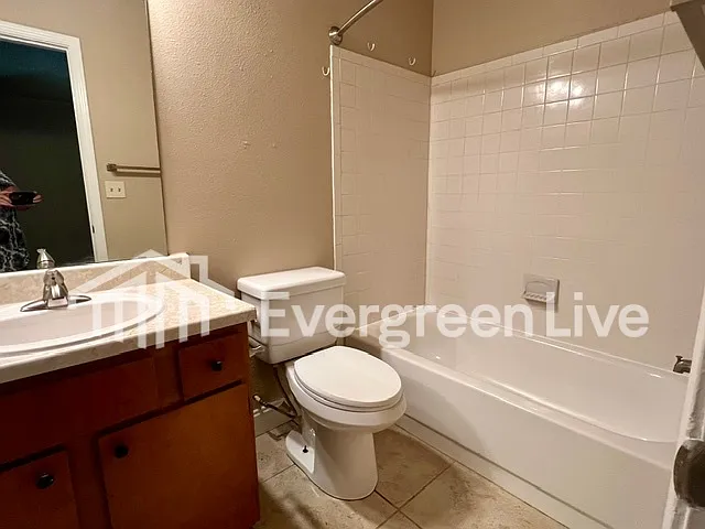 110 Willow Gardens Ct — Photo 15