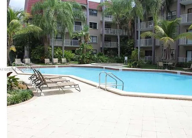 9301 SW 92nd Ave #207-C — Photo 3
