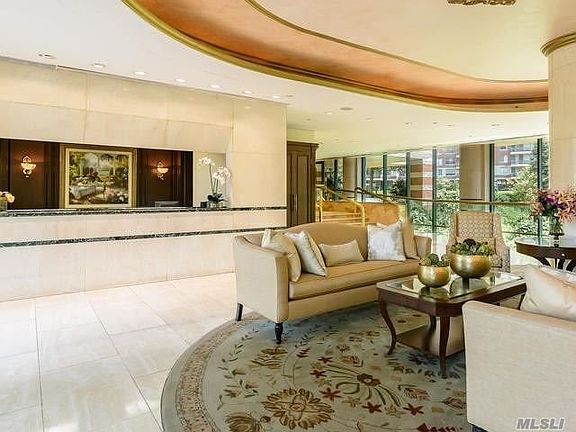 2nd image of 100 Hilton Ave