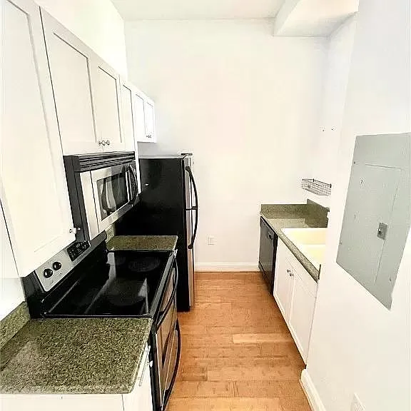 1414 W Marshall St #502 — Photo 8