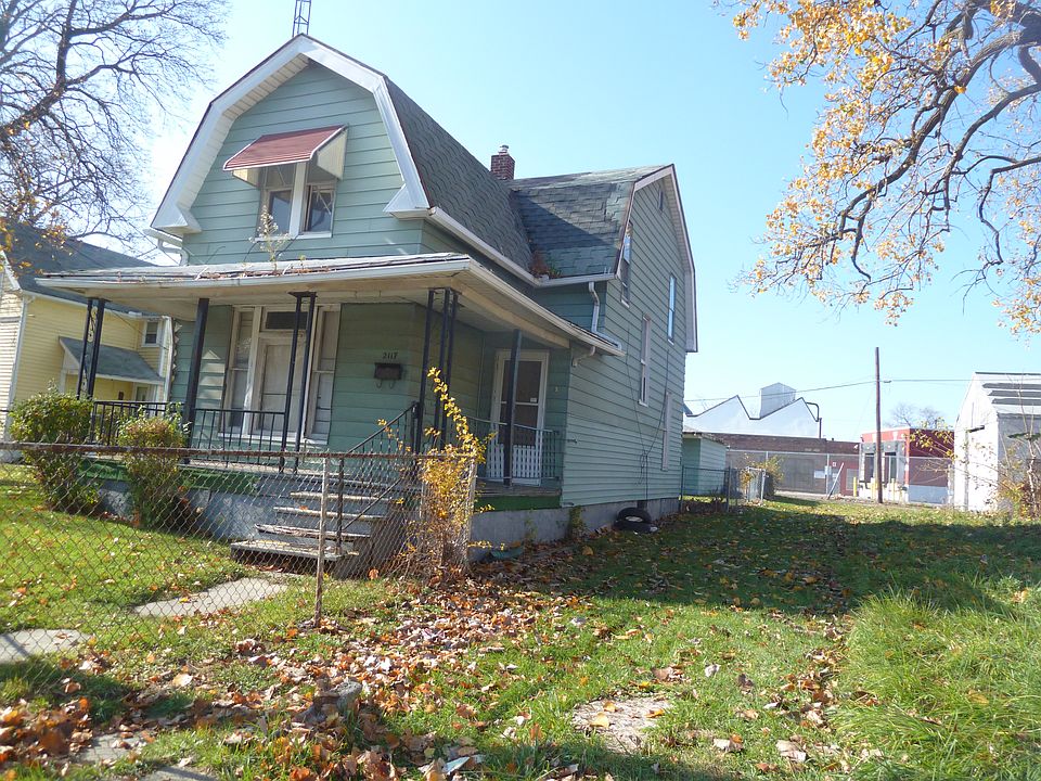 2nd image of 2117 N Detroit Ave