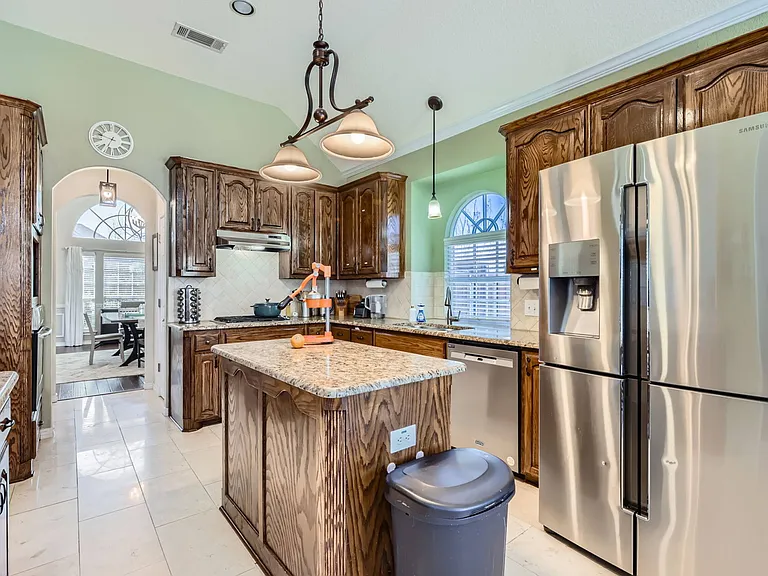 1318 Plum Valley Dr — Photo 8