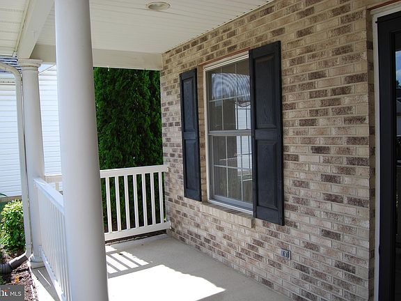 3rd image of 102 Sarvis Ct