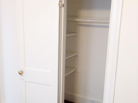5th image of 412 3rd St NE