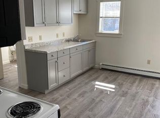70 5th St #4, Dover, NH 03820