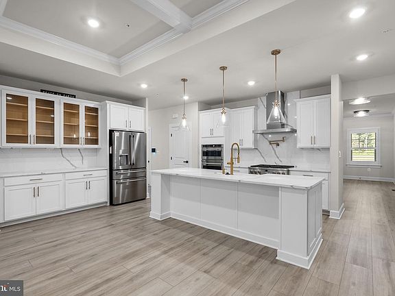 3rd image of 8547 Lallybroch Ln