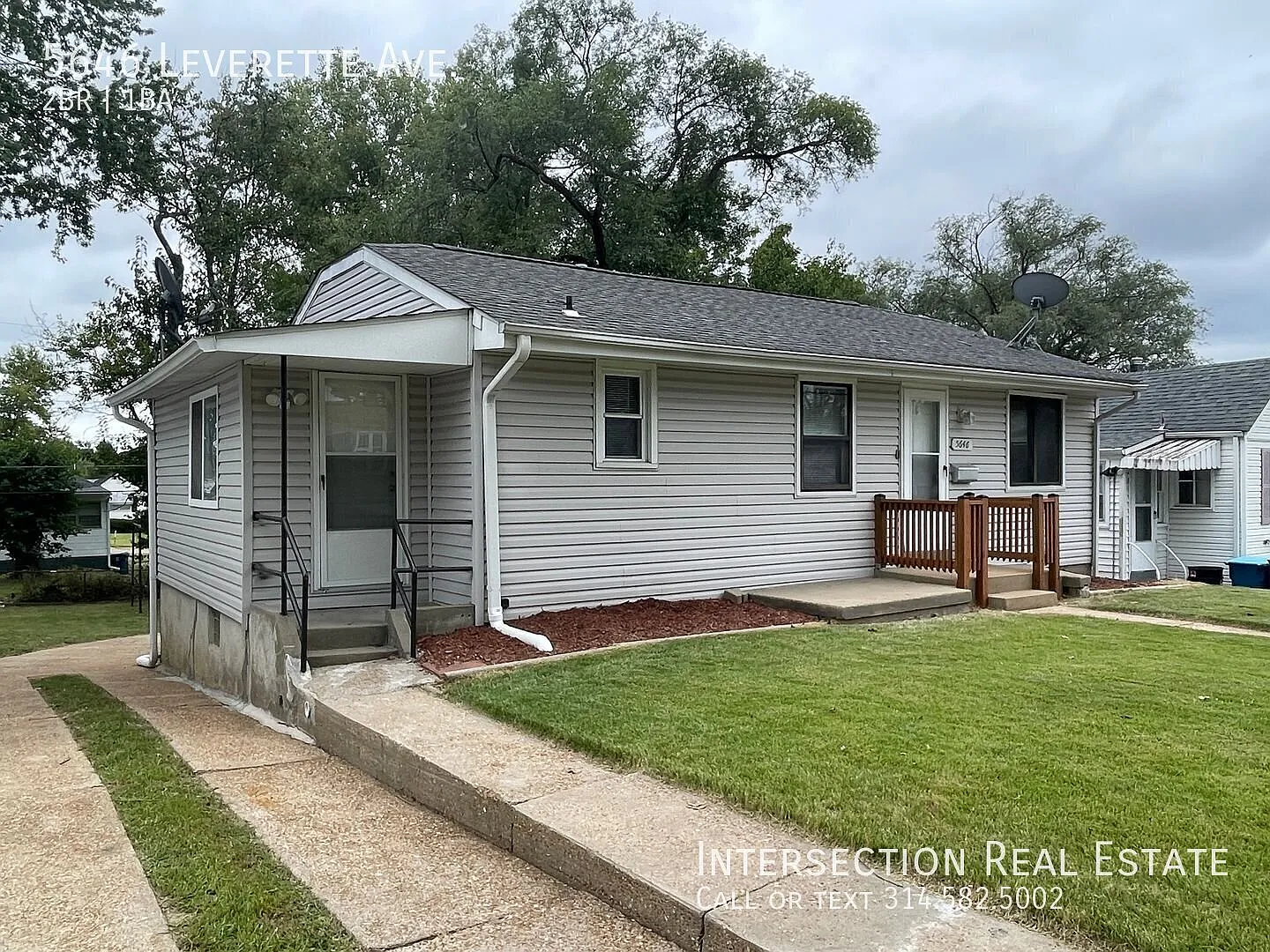 Spacious 2Bed/1Bath in Country Club Hills — Photo 3