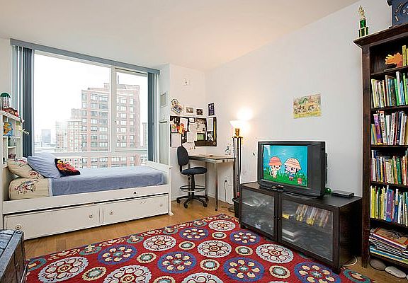 5th image of 200 Chambers St APT 21B