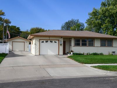506 Garden Dr, Bismarck, ND, 58504
