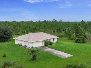 30 Milky Way, Venus, FL 33960