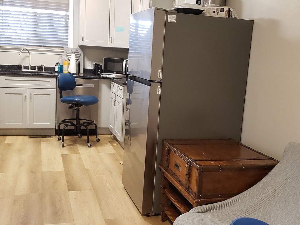 1st image of 6110 Freedom Dr
