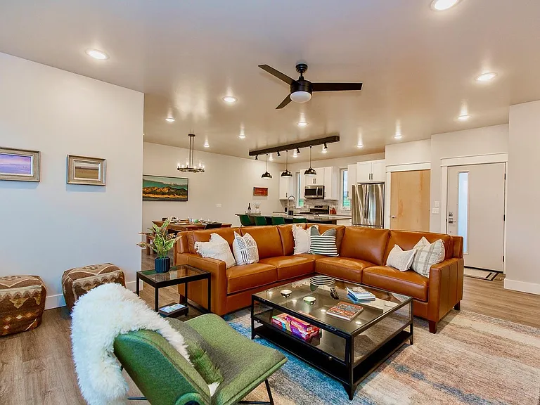702 Circle F Trl #B — Photo 1