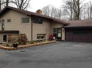 4899 Coldbrook Dr, Mantua, OH 44255