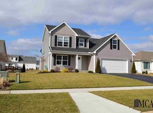 9155 Village Meadows Dr, Temperance, MI 48182