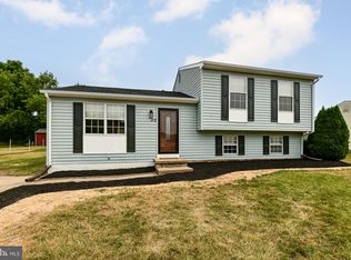 30 Hunting Ridge Rd, Newark, DE 19702