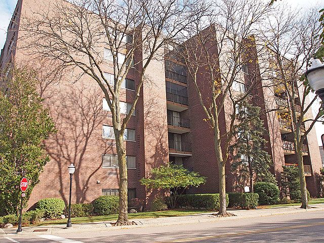 1st image of 11 W Green St APT 702