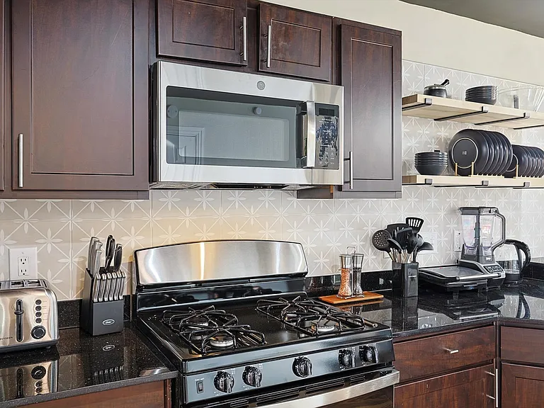 708 Azalea Dr — Photo 14