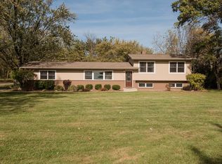 7814 Hillside Rd, Crystal Lake, IL 60012