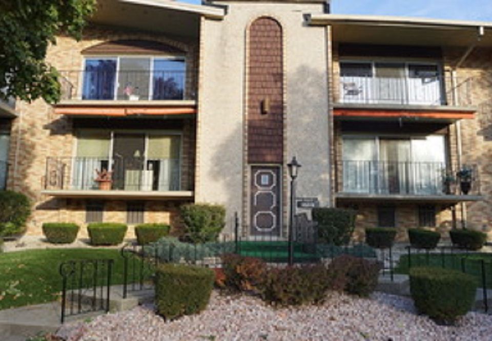 1st image of 10219 S Komensky Ave APT 2C