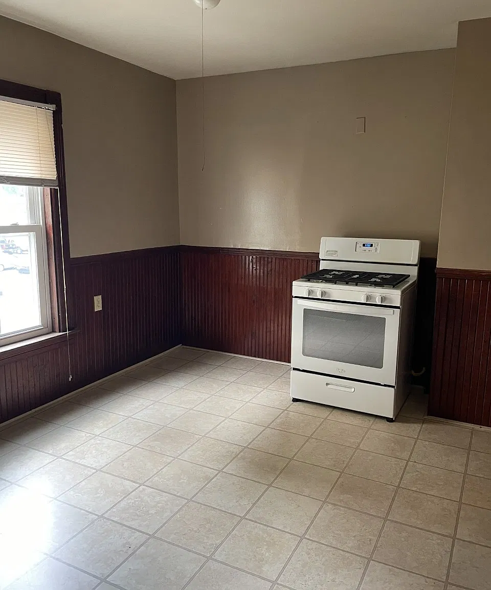 3 bed, $1,850 — Photo 2