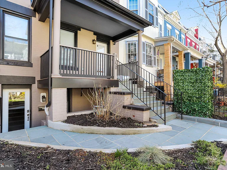 1350 Perry Pl NW — Photo 2