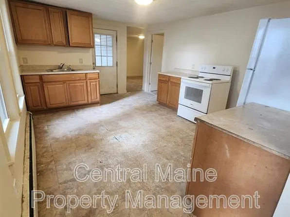 206 Park St #6, Lewiston, ME 04240