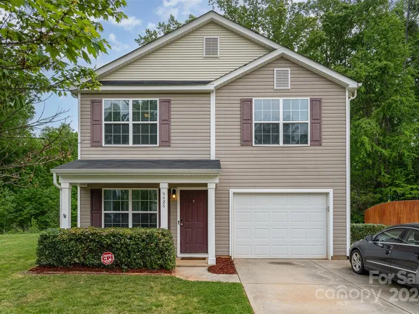9428 Quilting Bee Ln, Charlotte, NC 28216