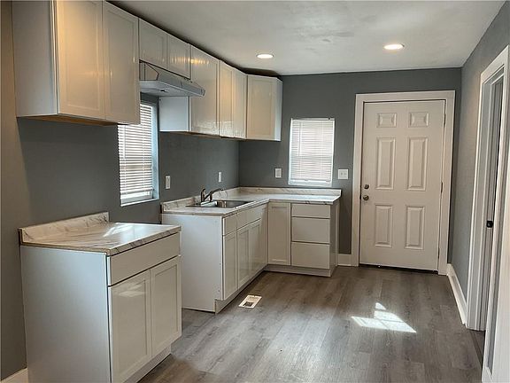5th image of 3626 Mersington Ave