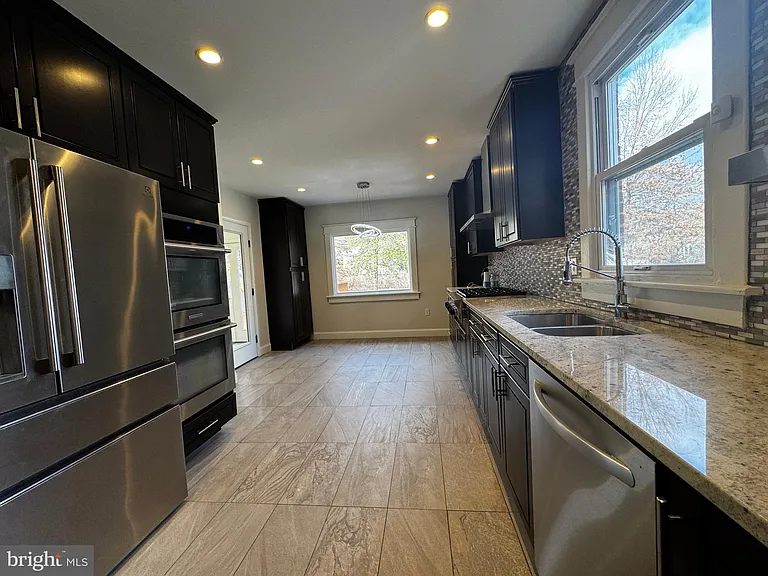 513 Whittier St NW — Photo 13