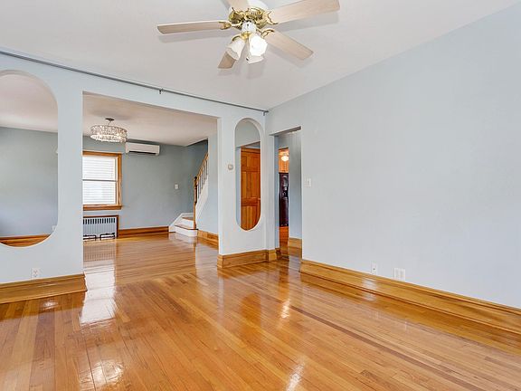 4th image of 207 Hillside Ave