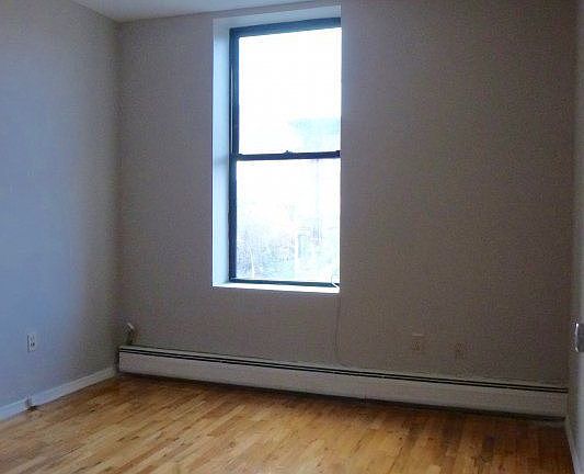4th image of 2247 7th Ave APT 4E