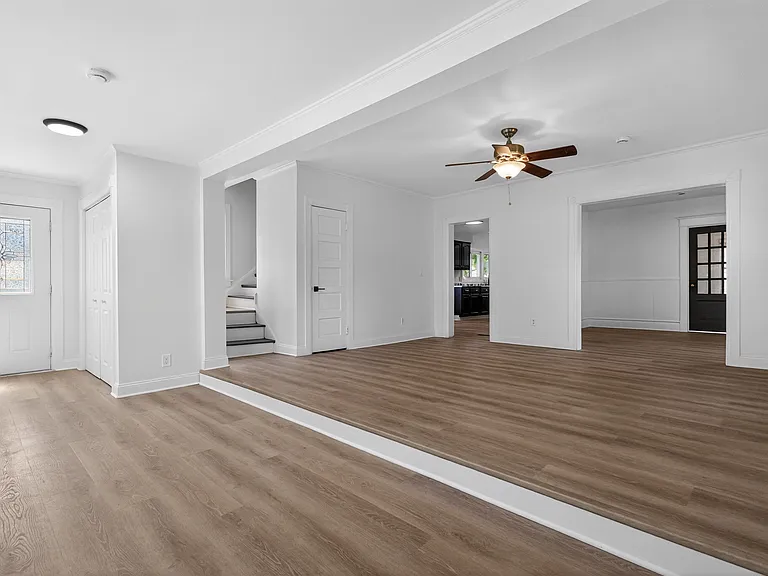 408 E Geneva St — Photo 19