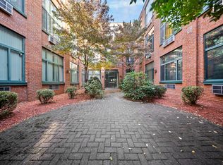 390 Charles St APT 106, Bridgeport, CT 06606