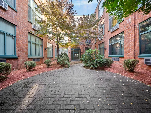 390 Charles Street APT 106, Bridgeport, CT 06606