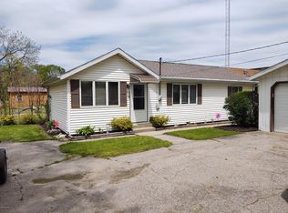 7785 Red Arrow Hwy, Watervliet, MI 49098