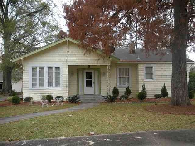 1st image of 3935 Forest Dr