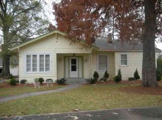3935 Forest Dr, Port Arthur, TX 77642