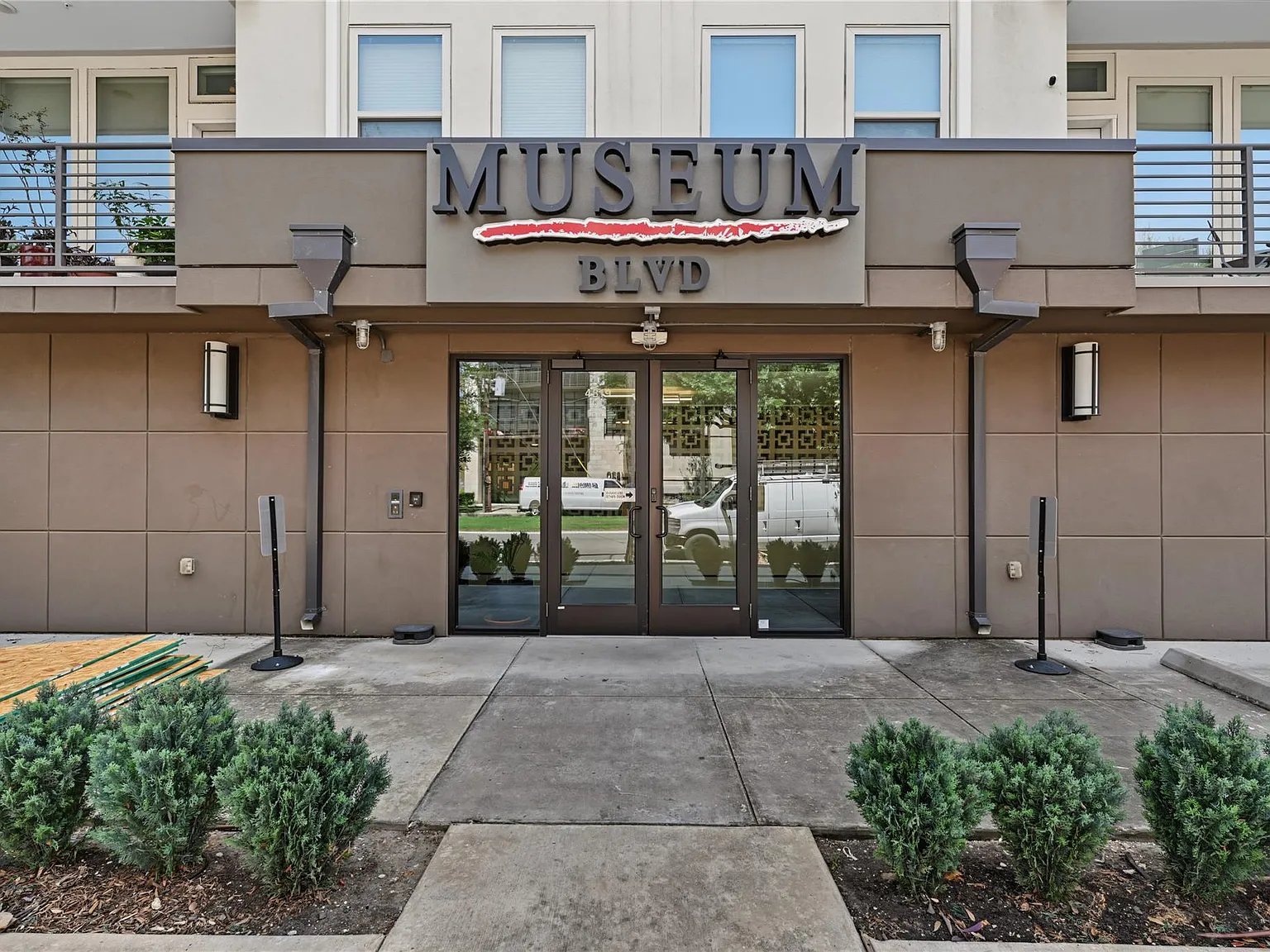 1 bed, 1.0 bath, 602 sqft, $1,600 — Photo 3