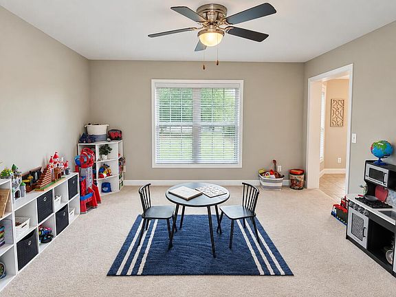 5th image of 2719 Walnut Cir