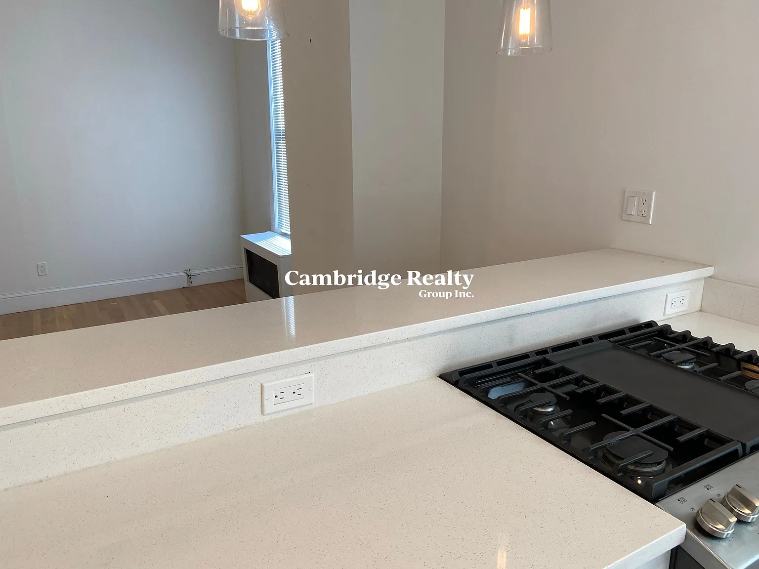 4 bed, 1.0 bath, $3,200 — Photo 2