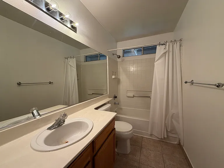 2350 E Fallbrook Ave #9 — Photo 16
