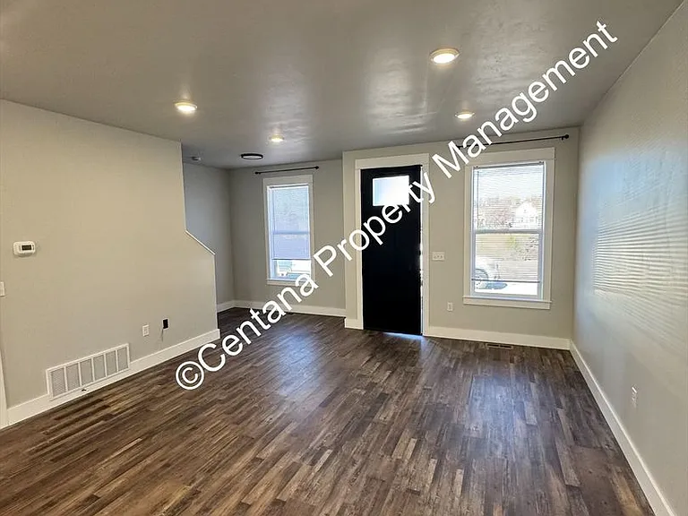 112 S. Clark St. — Photo 36