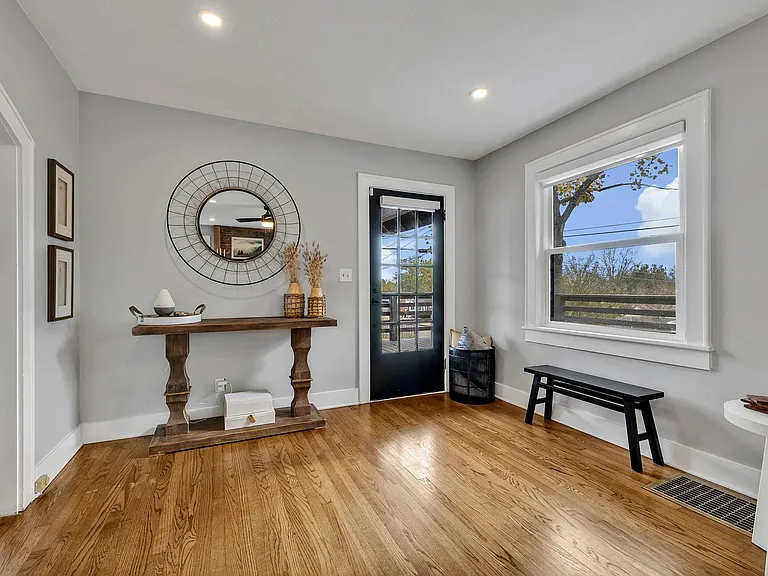 335 Dupont Ave — Photo 13