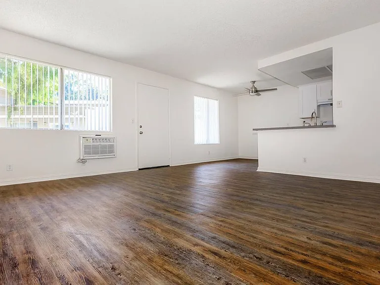 Woodglen Apartment Homes — Photo 26