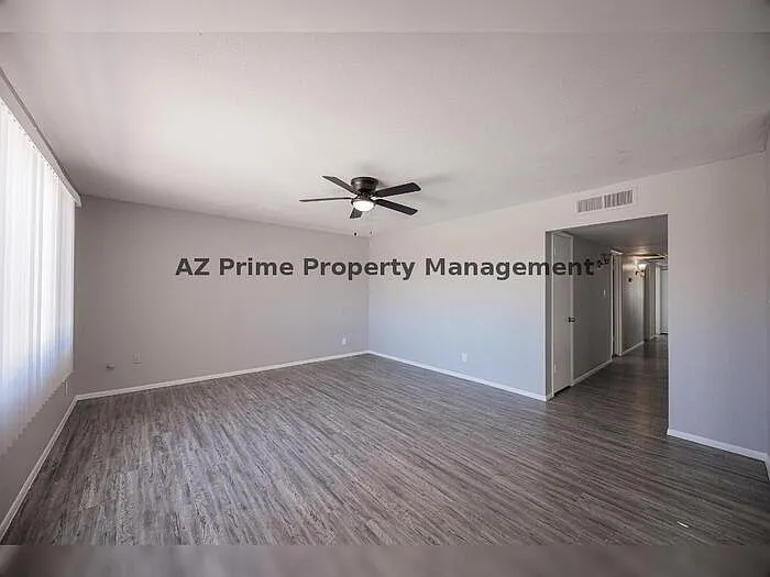 4704 S La Rosa Dr — Photo 5