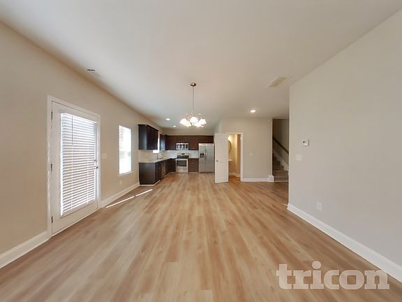 2nd image of 1013 Eldon Ln