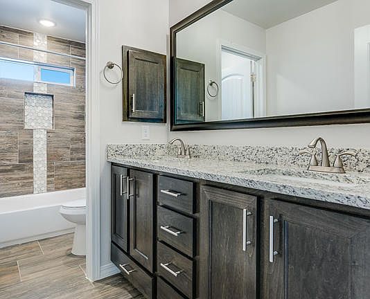5th image of 568 W La Entrada Cir